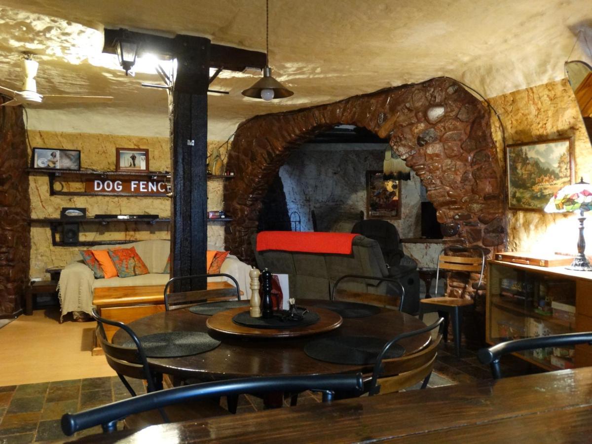 Di'S Dugouts Hotel Coober Pedy Exterior photo