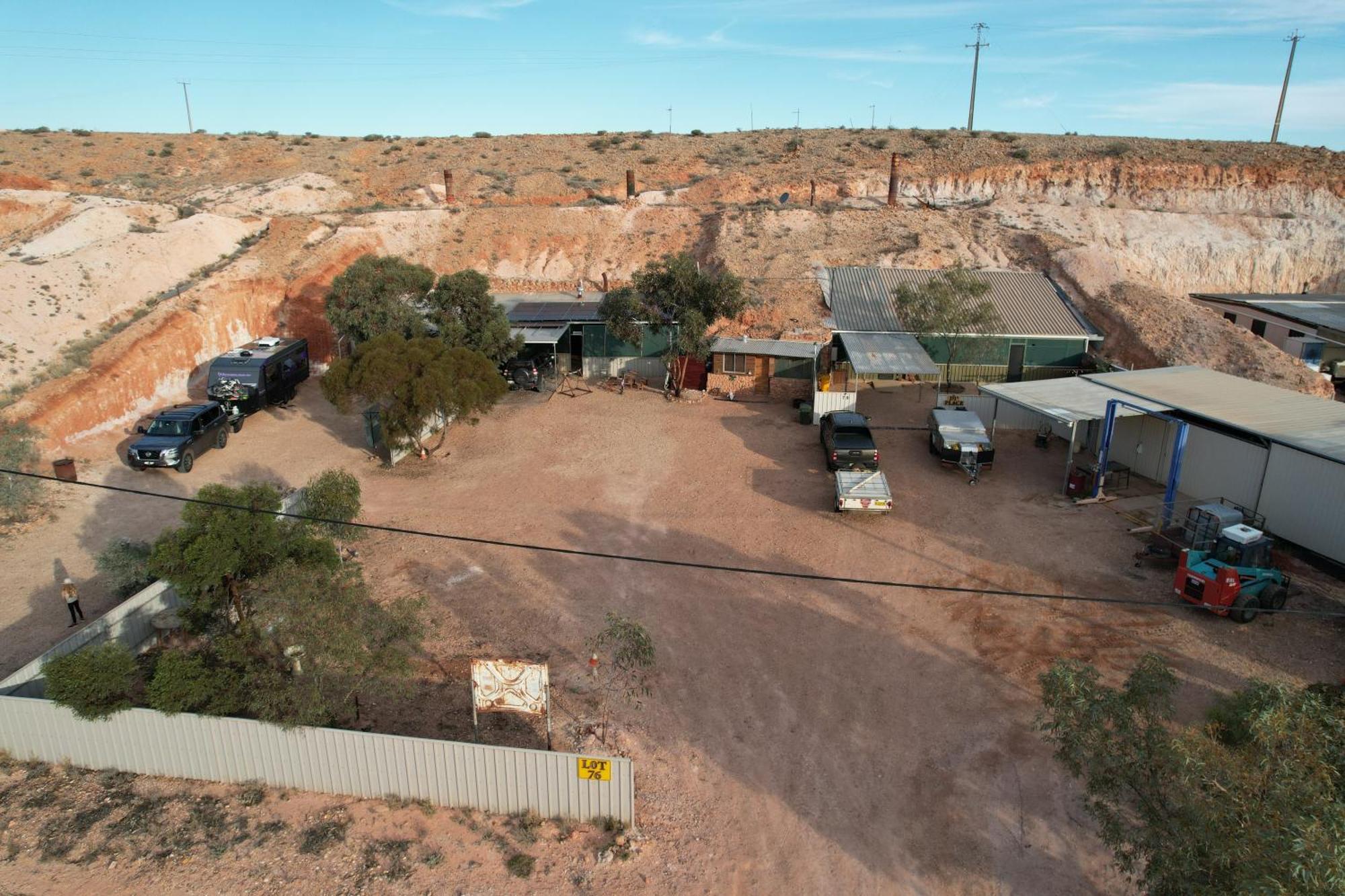 Di'S Dugouts Hotel Coober Pedy Exterior photo