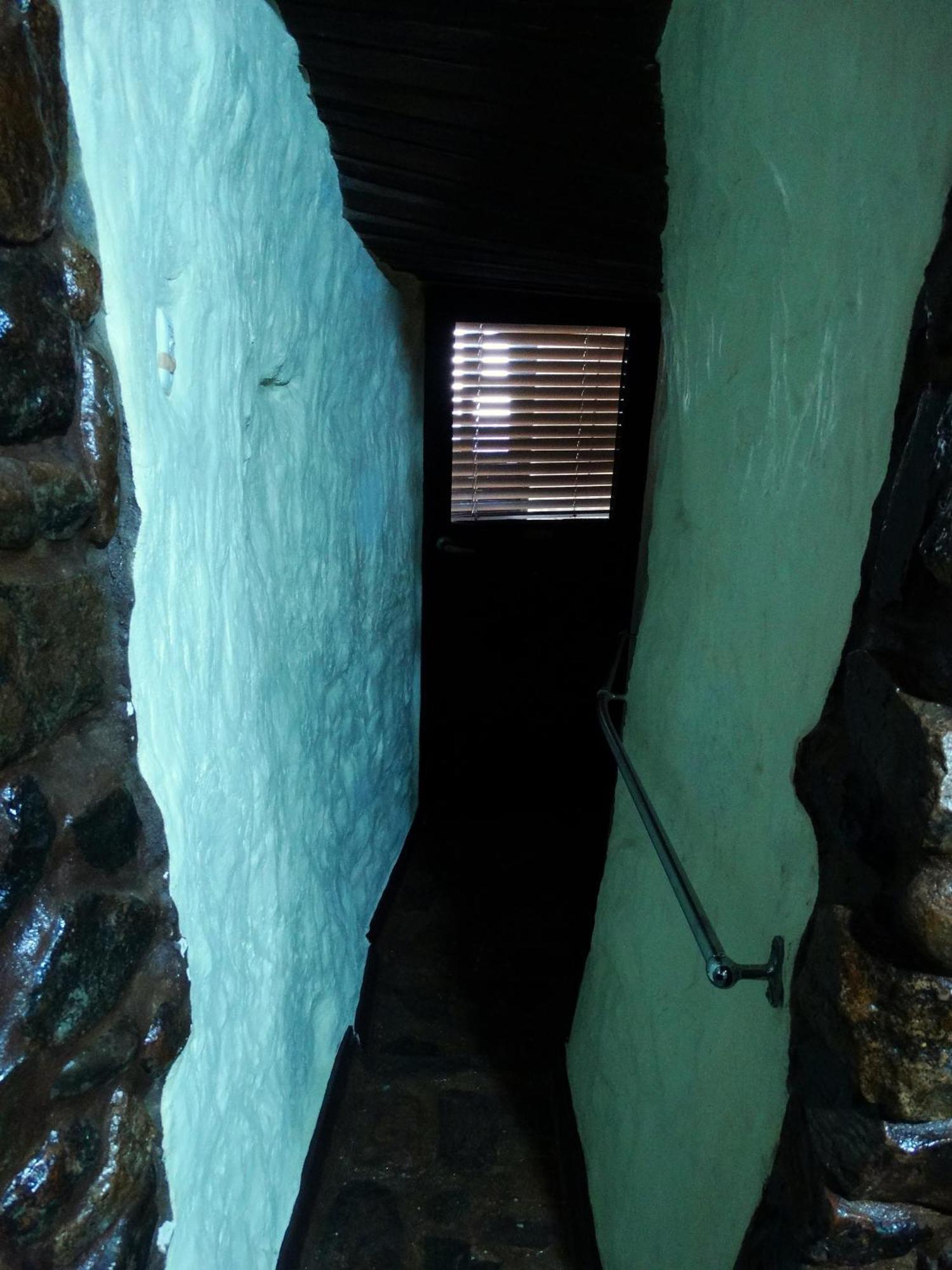 Di'S Dugouts Hotel Coober Pedy Exterior photo