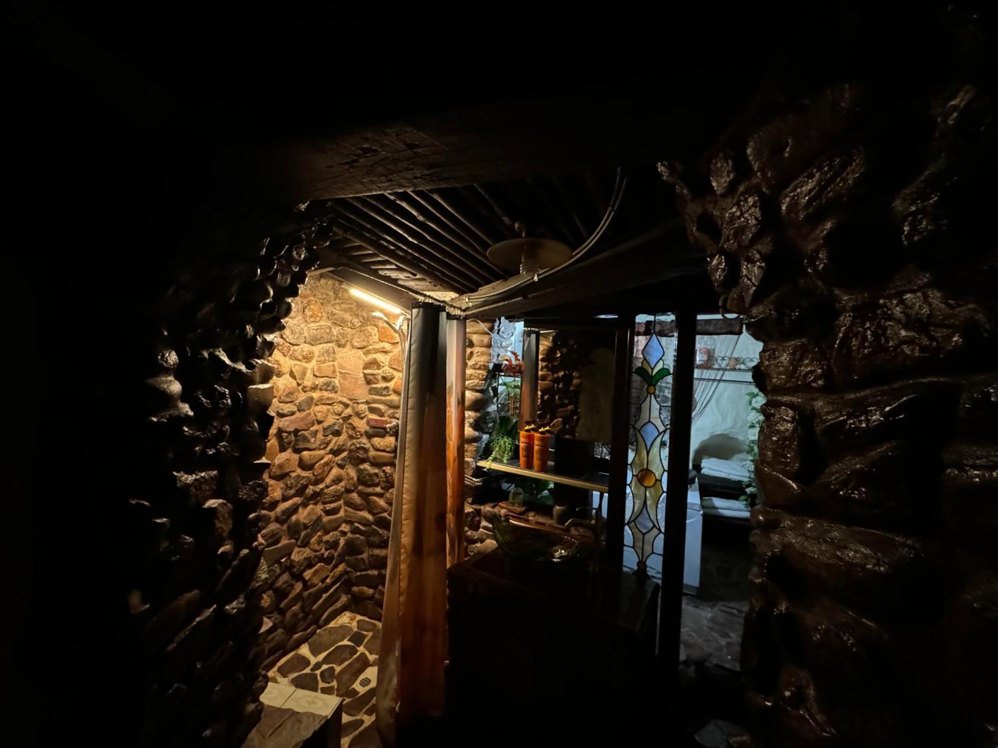 Di'S Dugouts Hotel Coober Pedy Exterior photo