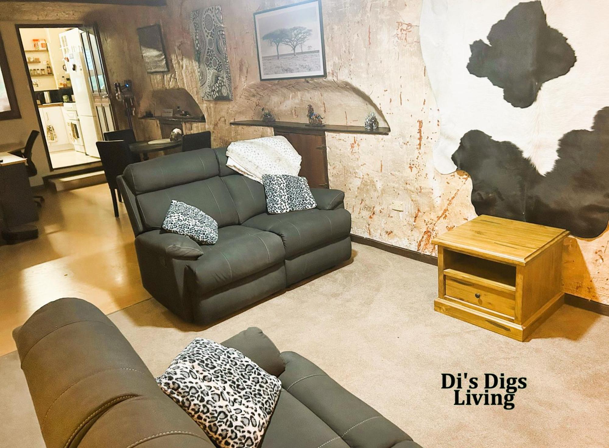 Di'S Dugouts Hotel Coober Pedy Exterior photo